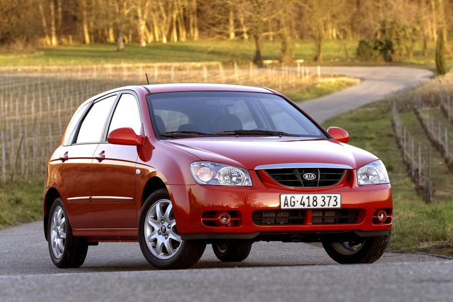  Kia Cerato Hatchback (LD) 2004 года  (WW) (фото 13 из 27)